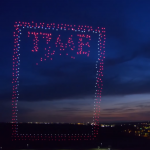 Intel bildet mit 958 Drohnen das Time-Magazine nach